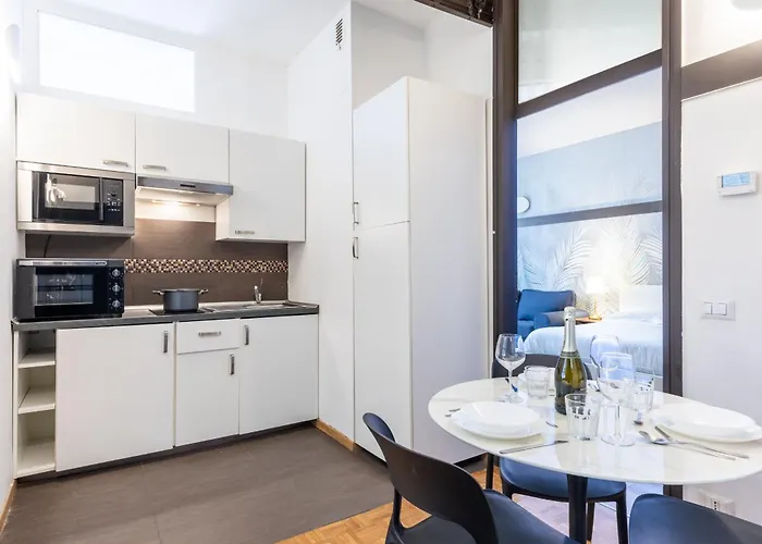Duomo 5 Min Walk - 2 Bedrooms With Netflix, Wifi * Милан