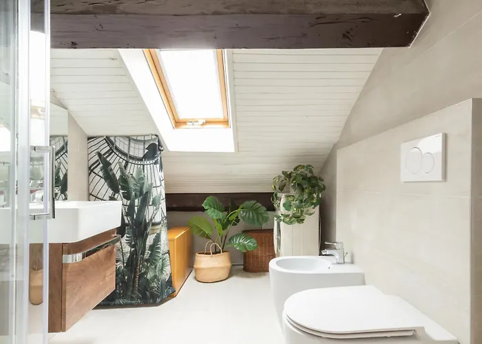 Design In Legno & Atmosfera Calda Bilocale 20m Dai Navigli Lägenhet Milano