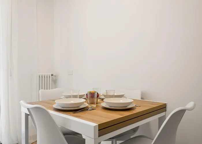 公寓 Modern Apt, 25 Min Duomo, Metro 5 Min & Wifi 米兰