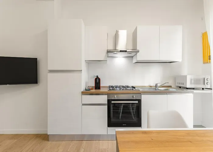 Modern Apt, 25 Min Duomo, Metro 5 Min & Wifi 公寓 米兰