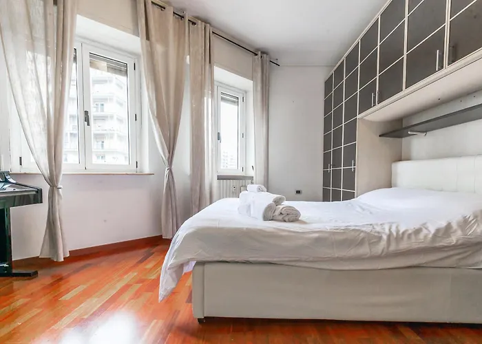 Appartement New Near Station 3 Bedroom Milaan