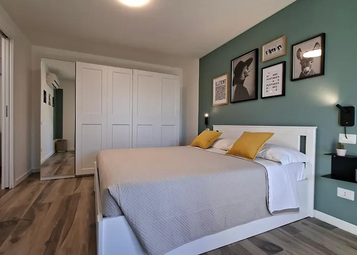 Daire Bright With Terrace And Free Parking *