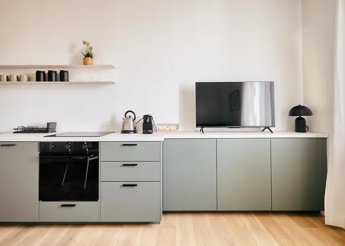 Modern And Strategic 1-br Flat C - Station Milán