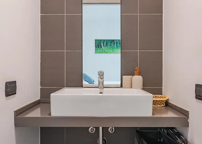 Guest Planet - Arco Della Pace * מילאנו