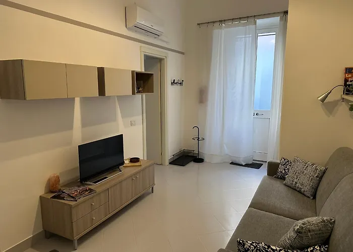 Harbor In Милан