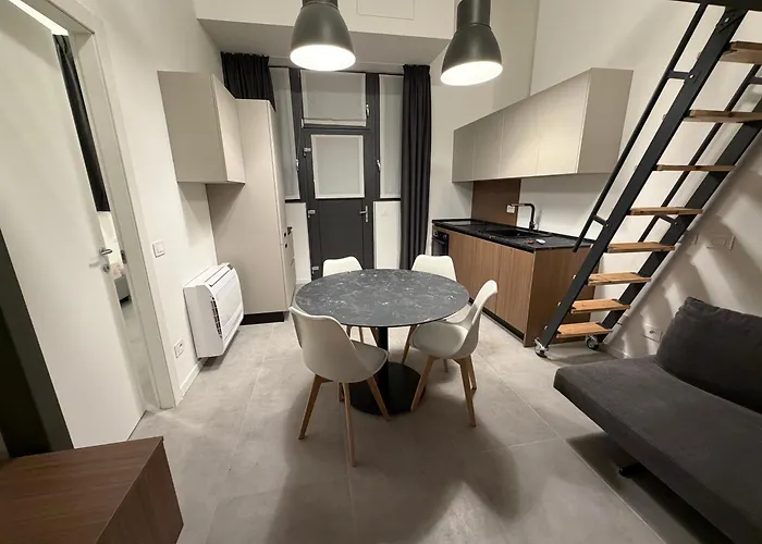 10 Giannone * Milano