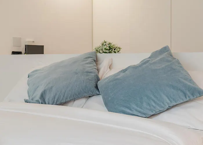 Guest Planet - Arco Della Pace * מילאנו