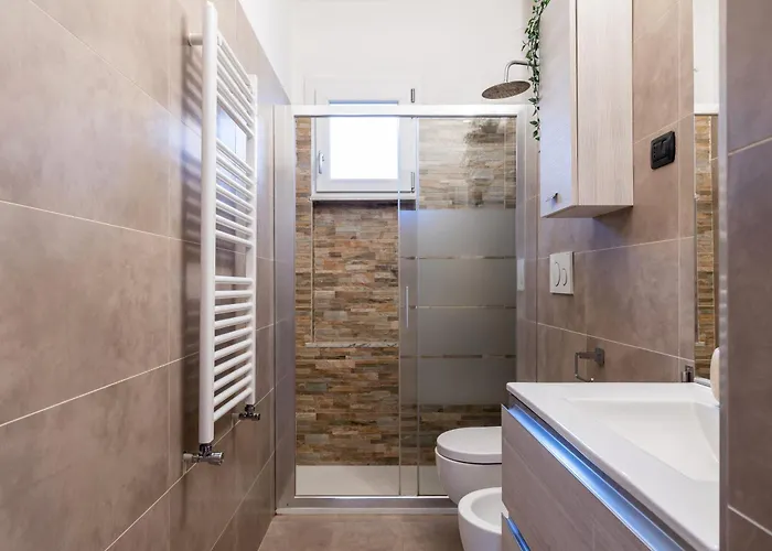 Daire Modern 2-bed Workspace - Ac - Largo Dominioni - Casa Matildi