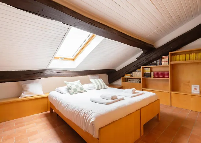 Design In Legno & Atmosfera Calda Bilocale 20m Dai Navigli Lägenhet *