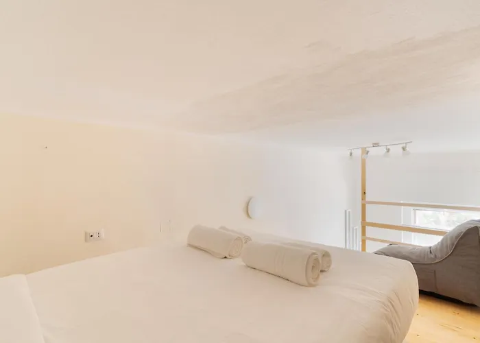 Lägenhet Guesthost - Cozy Loft With Mezzanine