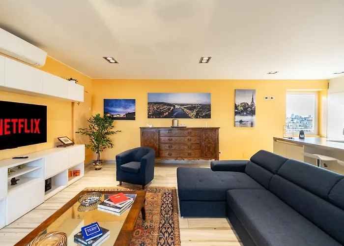 Skyline Penthouse - Terrazzo Panoramico & Metro 5min 米兰