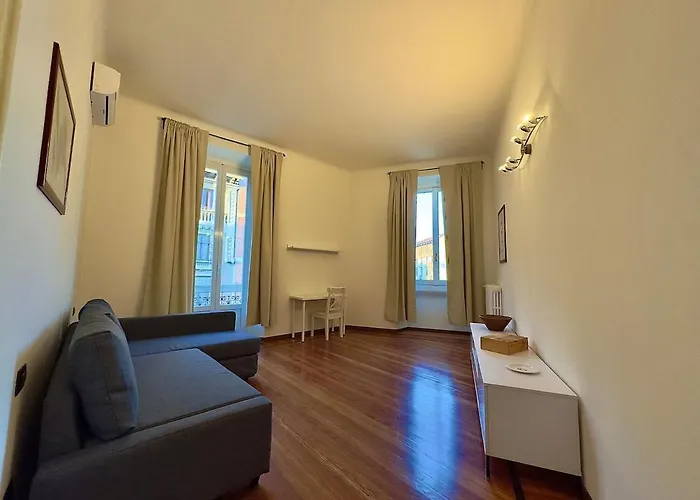 - - Lubiz - * Milán