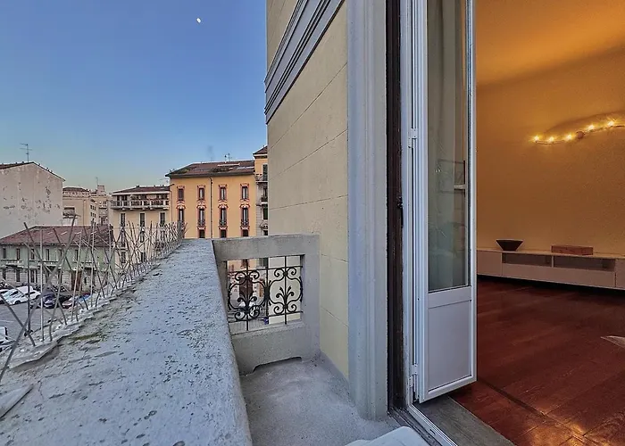 - - Lubiz - * Milán