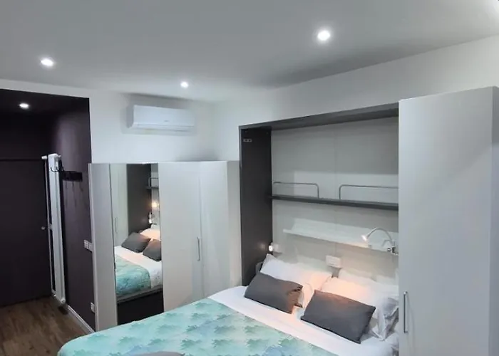 Miss Valery Mediolan