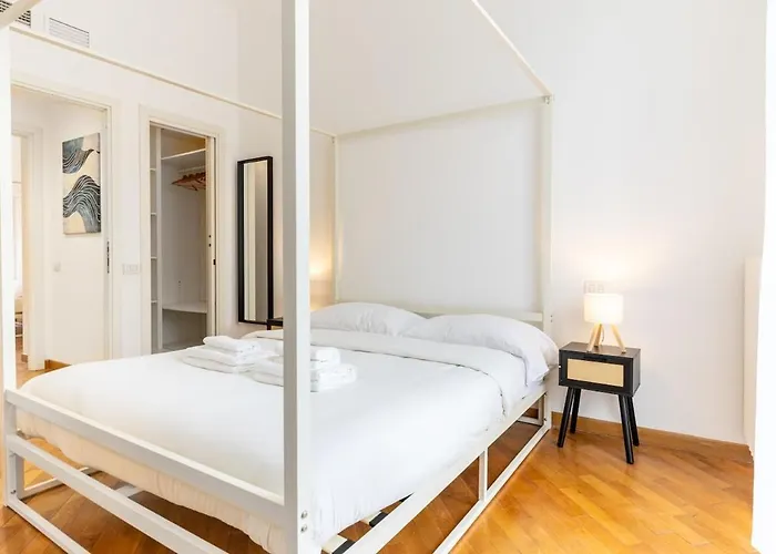 Duomo 15 Min Walk - Historic Center, 4 Bedrooms And 2 Terrace