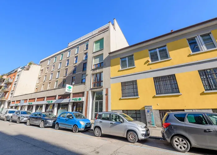 Station - Modern With Balcony Apartment Milan