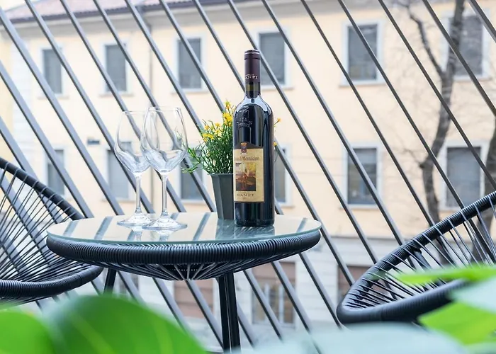 Appartement Duomo 15 Min Walk - Historic Center, 4 Bedrooms And 2 Terrace Milan