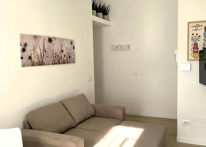 Modern Apt, 25 Min Duomo, Metro 5 Min & Wifi 公寓 米兰