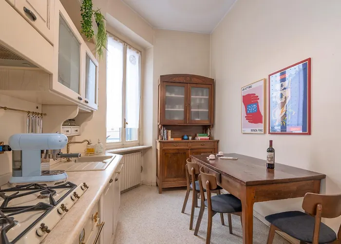 Three-room Flat With Balcony In Porta Romana Apartment *