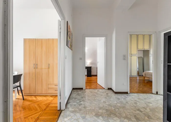 아파트 3 Bedrooms Separate 1 Min Walk From Brera, 15 Min Duomo 밀라노