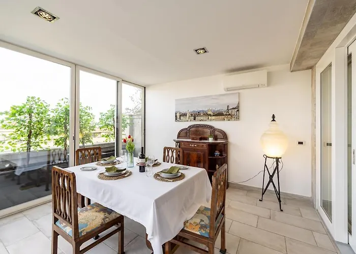 Skyline Penthouse - Terrazzo Panoramico & Metro 5min 公寓