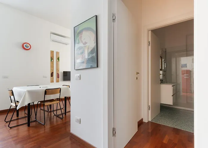 Guesthost - Comfy Terrazza Farini In Derganino Apartman Milánó