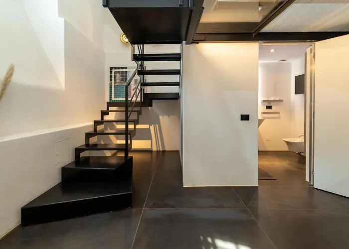 Elegant And Spacious Loft Downtown In The Fashion District דירה מילאנו