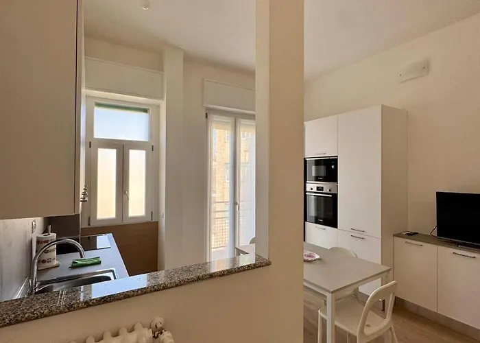 Corso Garibaldi 73 *