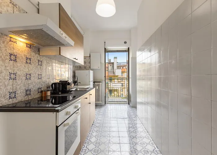 3 Bedrooms Separate 1 Min Walk From Brera, 15 Min Duomo 아파트