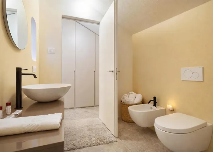 Nerogiardini - Lusso E Design A San Babila Milán