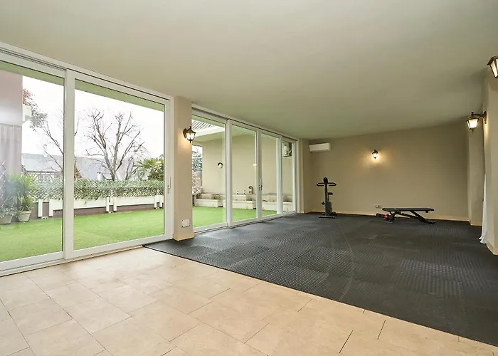 Absolute Luxury Home, 15 Minutes Walk San Siro * Milán