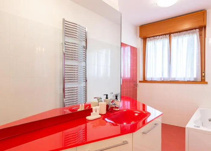 Апартаменты I-host Spacious 2br With 2 Baths & Balcony *