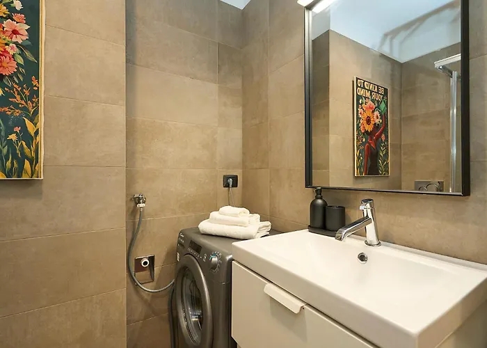 Absolute Luxury Home, 15 Minutes Walk San Siro * Milán