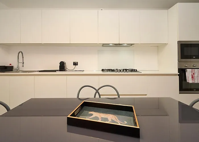 Absolute Luxury Home, 15 Minutes Walk San Siro Apartamento