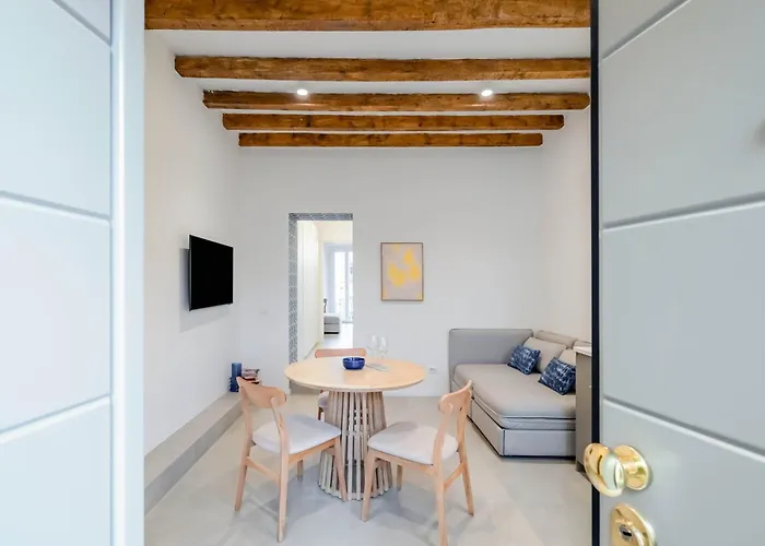Navigli - Via Mortara 4 Milánó
