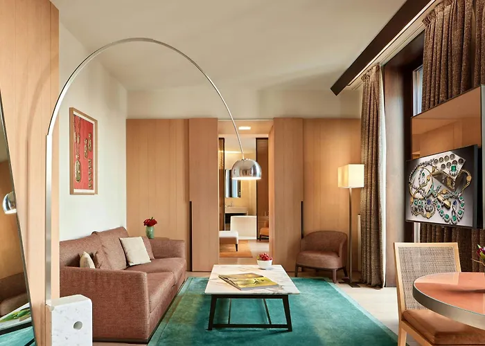 Bvlgari 5* ميلان