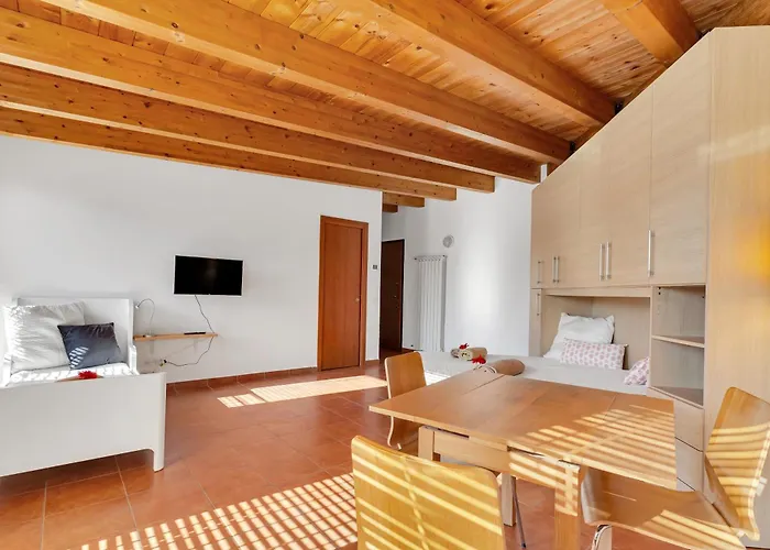 Alessia's Flat - Michetti *