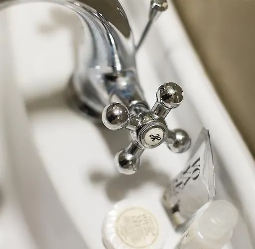 ゲストハウス Household Settembrini 4*