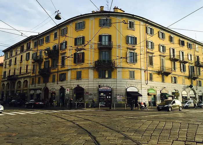 Porta Genova *