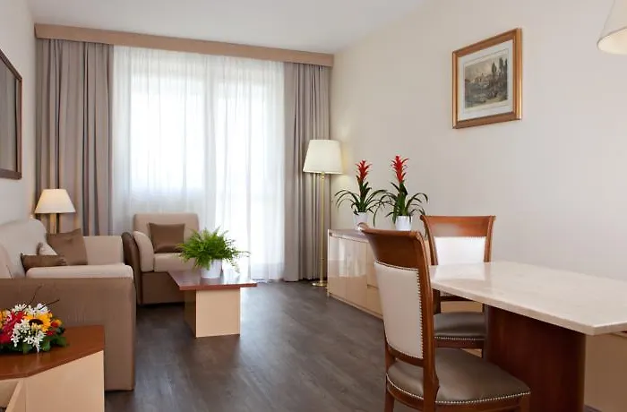 מלון Atahotel Quark 4*