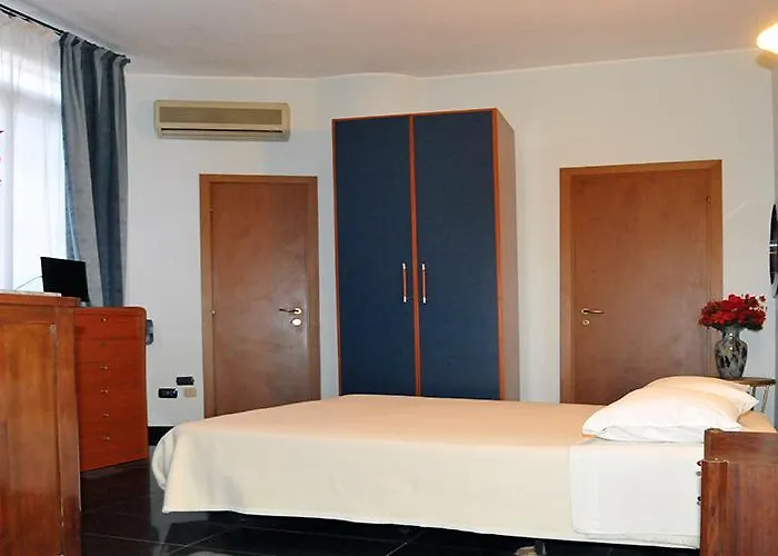 Le Di Raffaele * Milánó