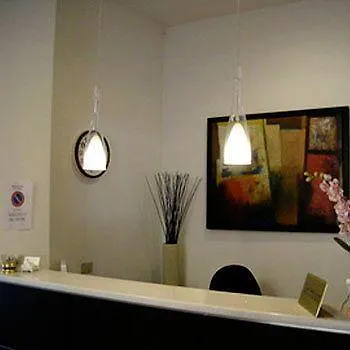 帕拉迪索酒店 2*