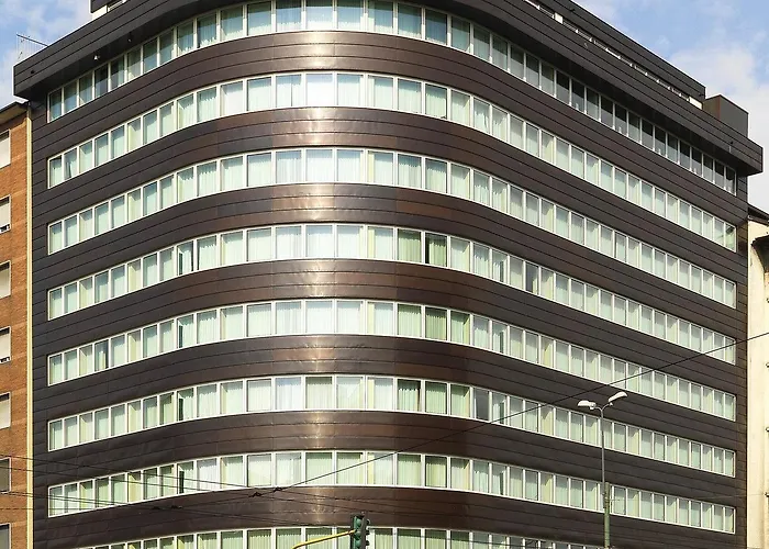 מלון Crowne Plaza By Ihg 4*