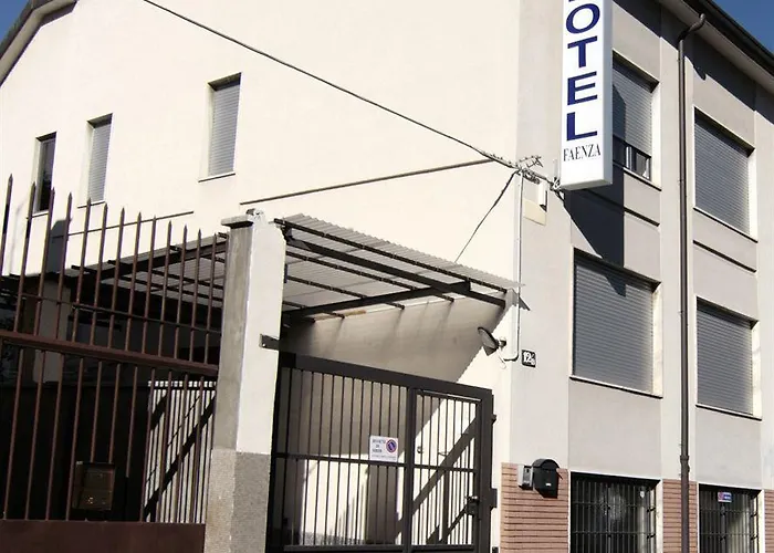 Hotel Faenza *