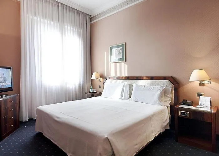 布里斯托酒店 4* 米兰