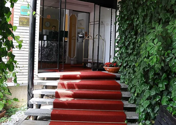 米兰诺帕玛诺瓦酒店 酒店 4*