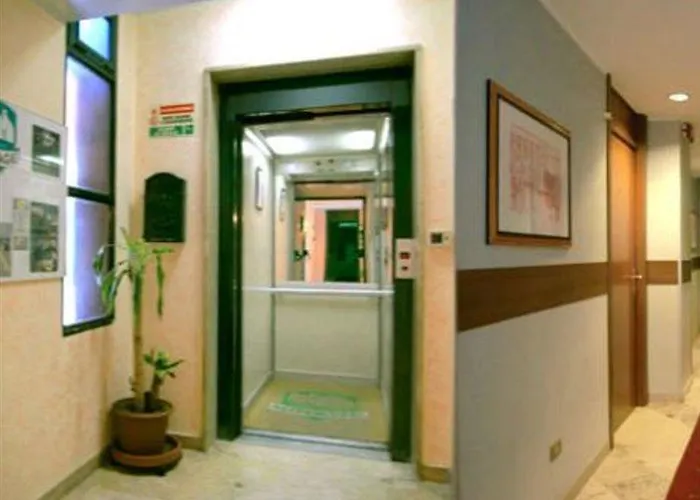 Aparthotel Ih Argonne Park 3*