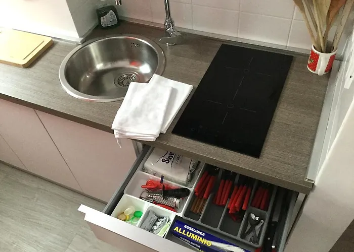 Apartment Rosso A Milano, Vicino Allo Ieo
