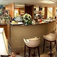 ホテル カヴォール 4*