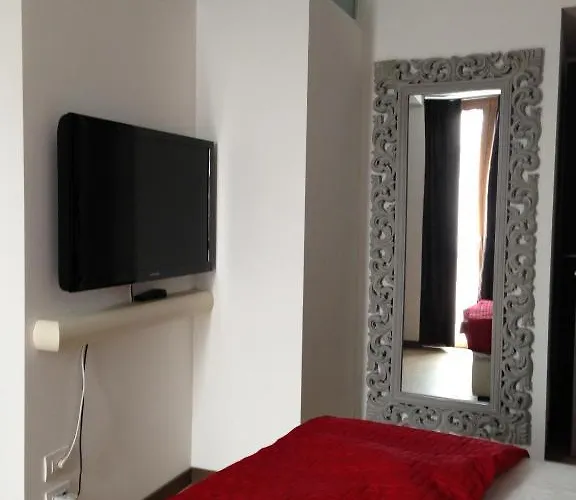 Casa Calicantus فندق مبيت وإفطار ميلان